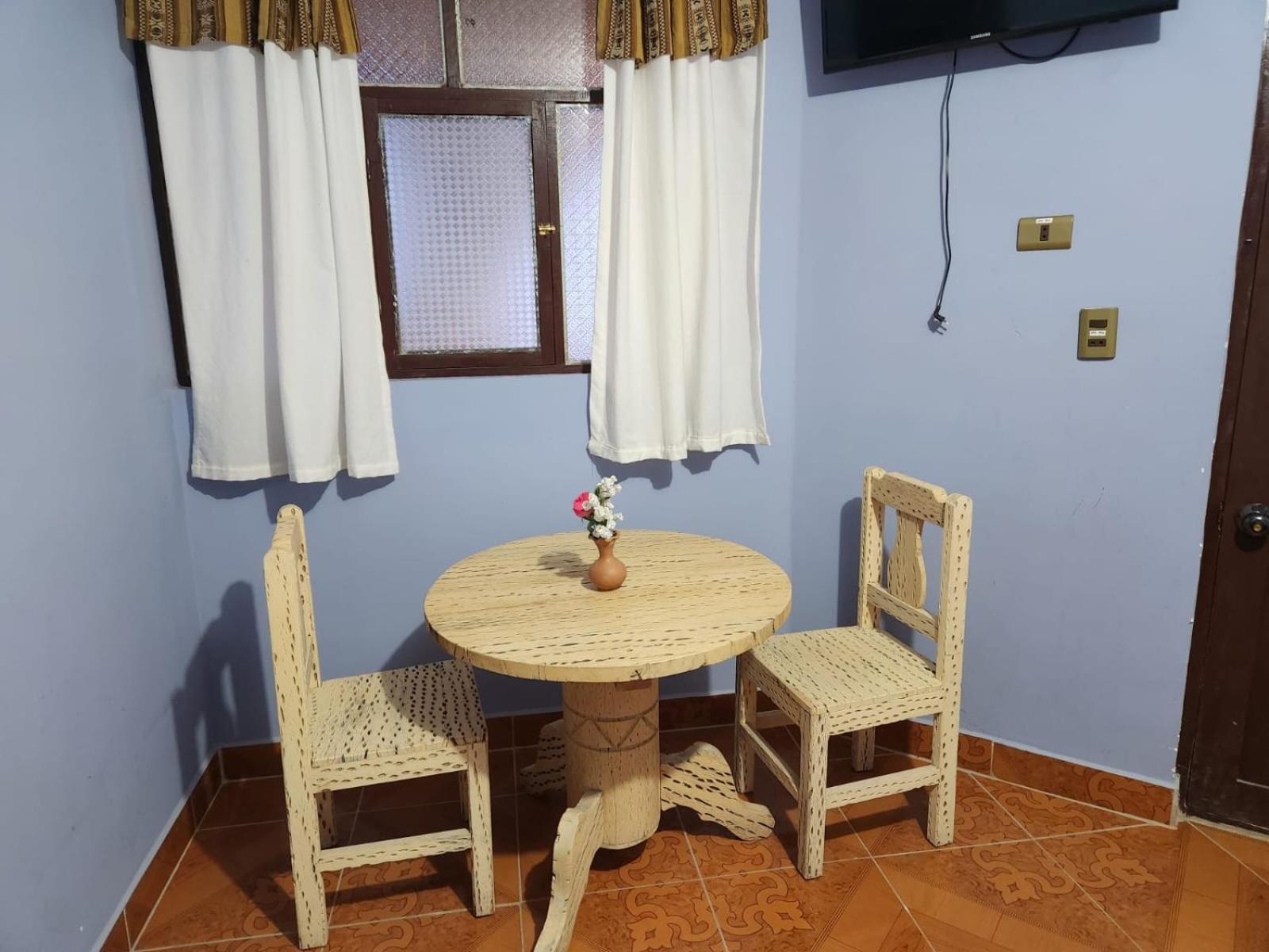 Hotel Aguilar Уюні Екстер'єр фото