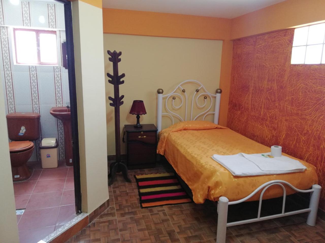 Hotel Aguilar Уюні Екстер'єр фото