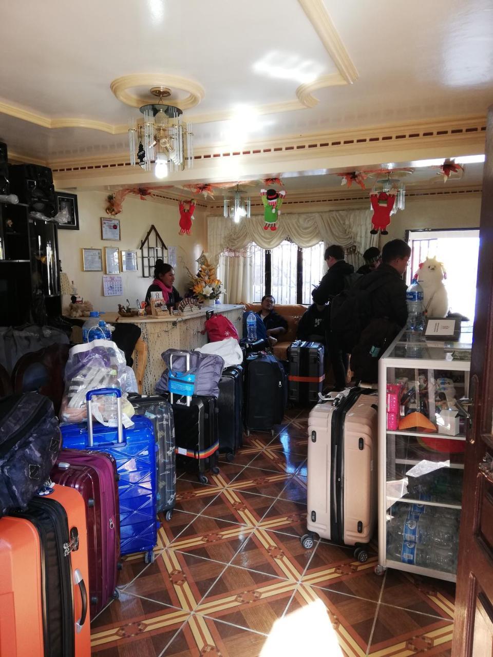 Hotel Aguilar Уюні Екстер'єр фото